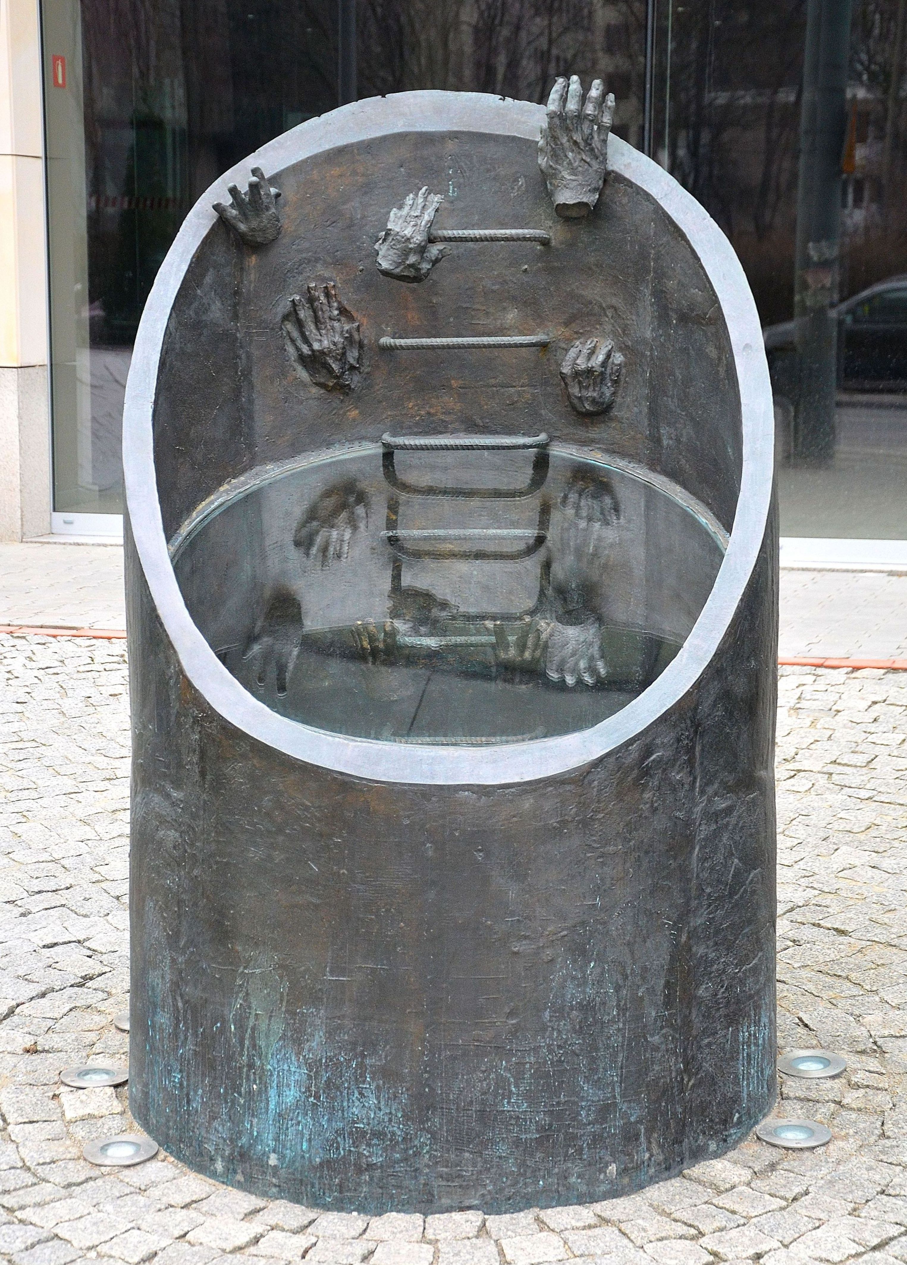 Powstanie w getcie warszawskim 33.jpg